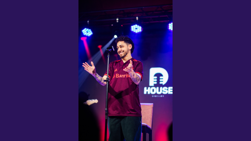 A Non Stop traz para BH a experiência vibrante do Fora da Plateia com Gio Lisboa no comando. (Créditos: Clara Lins)