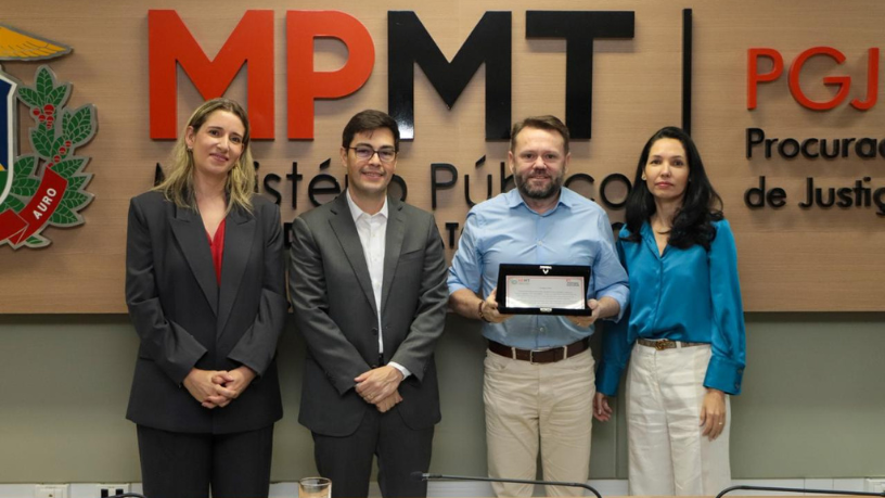 Cuidados com a saúde: Hábitos simples para melhorar o bem-estar Dalmi Fernandes Defanti Junior Dalmi Fernandes Defanti Junior